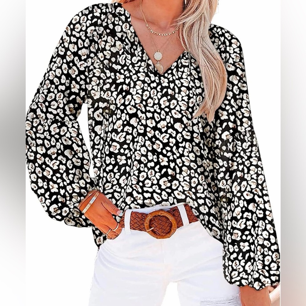 Women's Black and White Floral Print Blouse